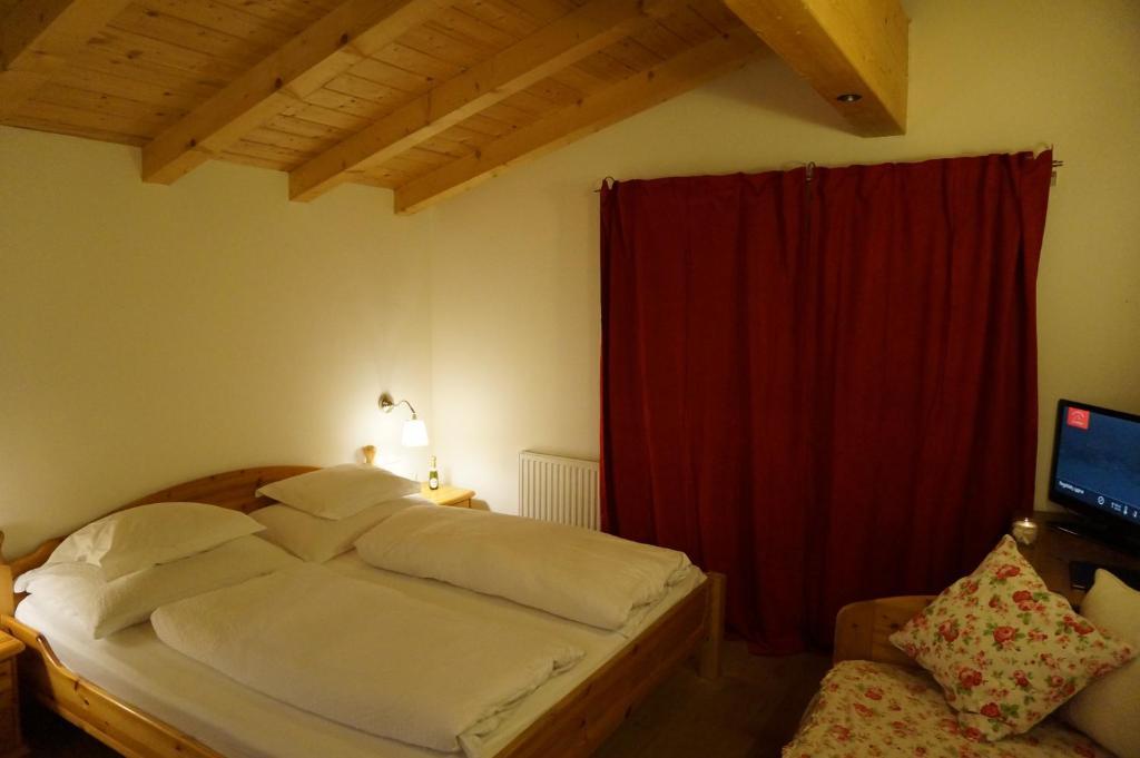 Haus Senoner Bed & Breakfast Кицбюел Стая снимка